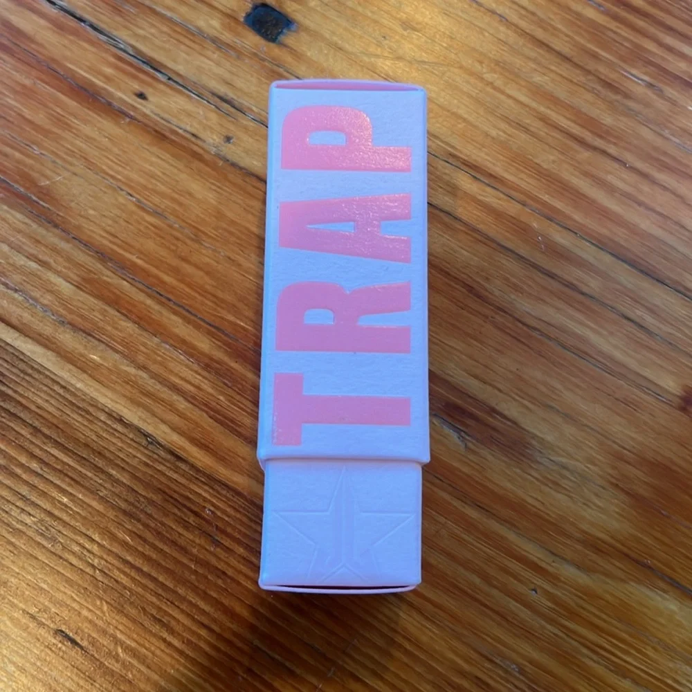 Hot Commodity New in box Jeffree‎ Star Velvet Trap Lipstick Hot Pink matte